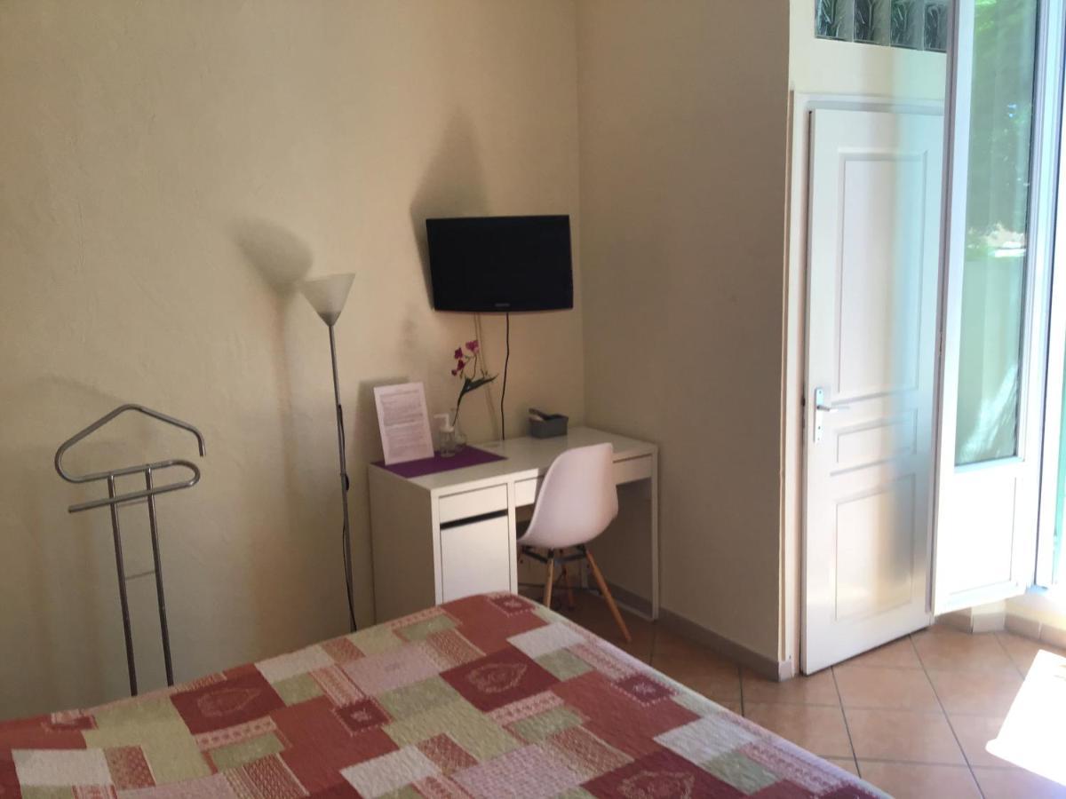 L'Ilot Fleuri Hotel Le Lavandou Buitenkant foto