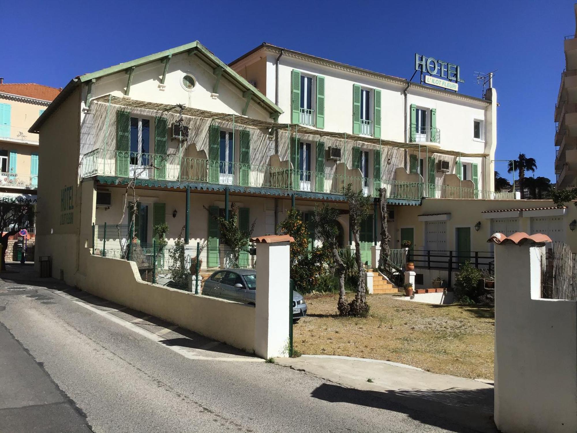 L'Ilot Fleuri Hotel Le Lavandou Buitenkant foto