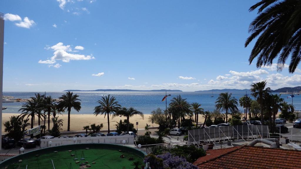 L'Ilot Fleuri Hotel Le Lavandou Buitenkant foto