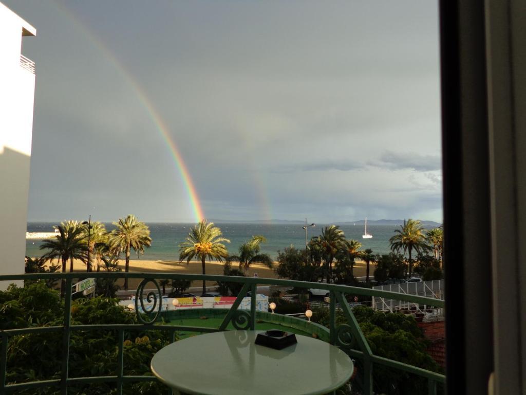 L'Ilot Fleuri Hotel Le Lavandou Buitenkant foto
