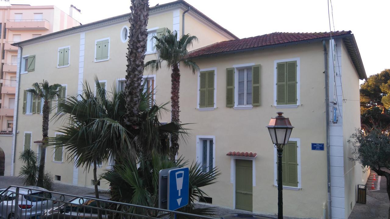 L'Ilot Fleuri Hotel Le Lavandou Buitenkant foto